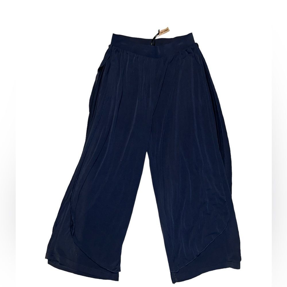 NWT Coco + Carmen | Wrap Boho Capri Pants 🌸
